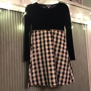 Black and Gold Plaid Girl’s Dress🖤